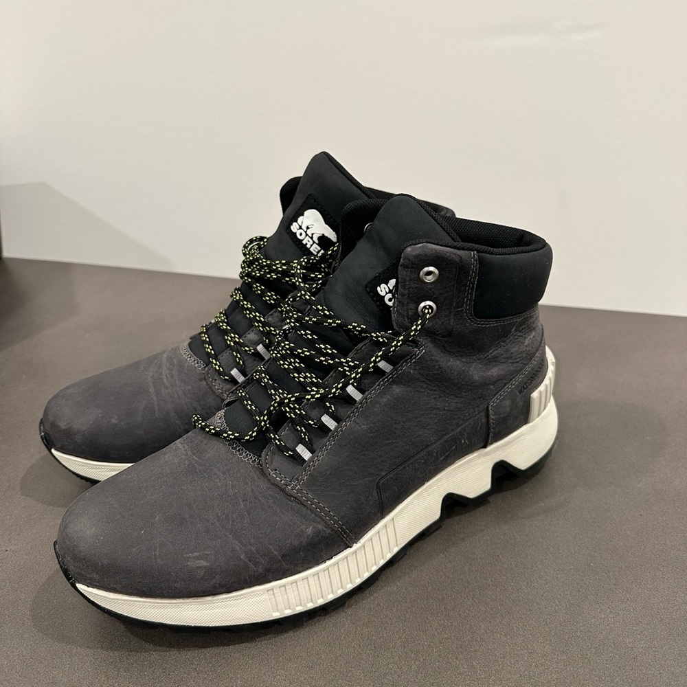 Sorrel Mac Hill Men’s Size 11 Waterproof Boots